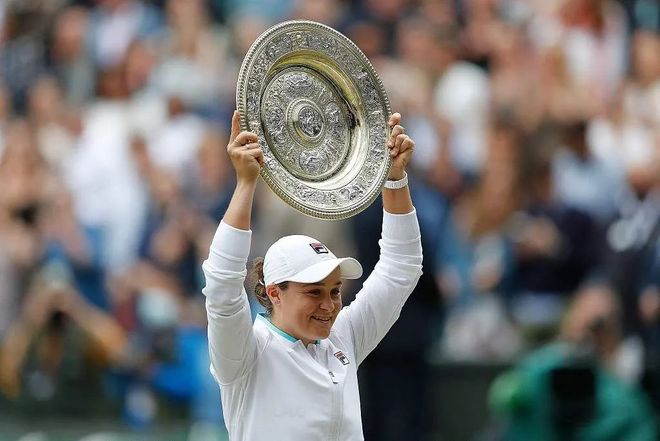 穆古鲁扎在公牛比赛中问鼎冠军，突破纪录引发热议！